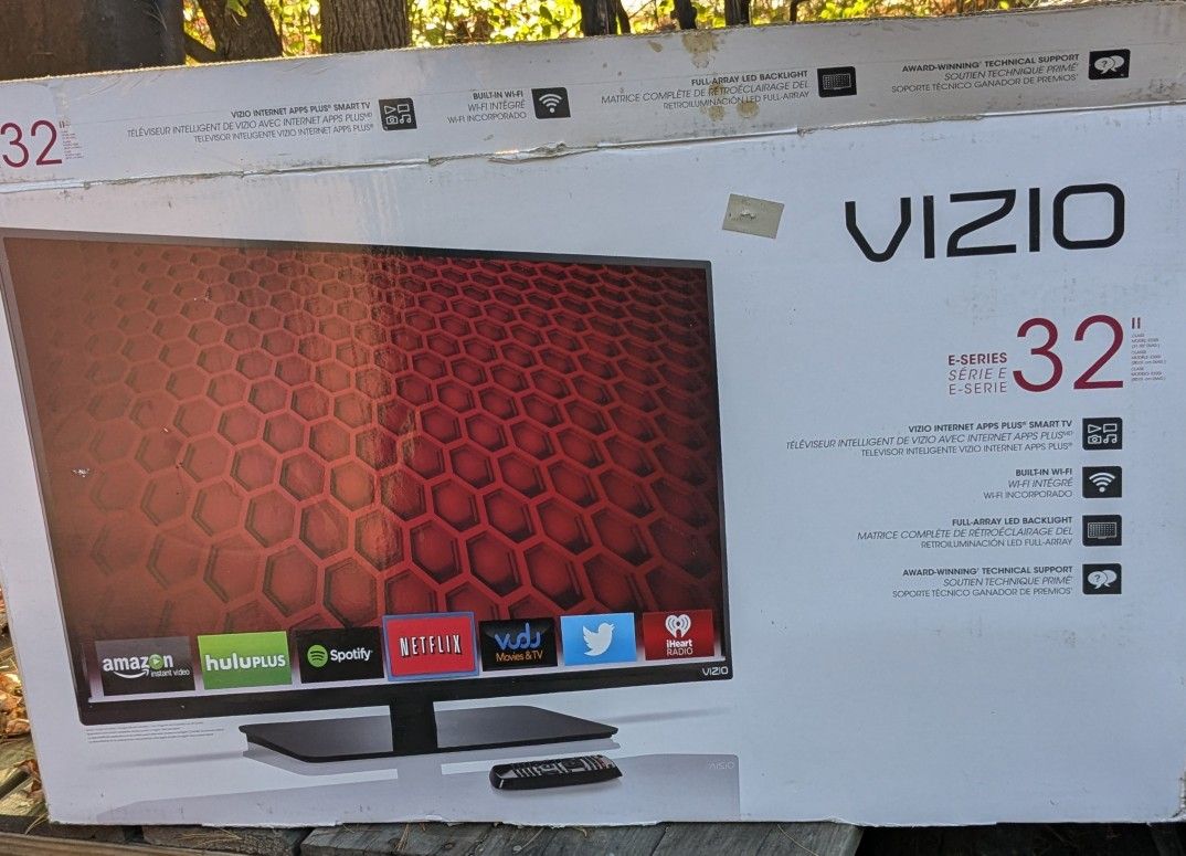 Brand New 32" Smart TV