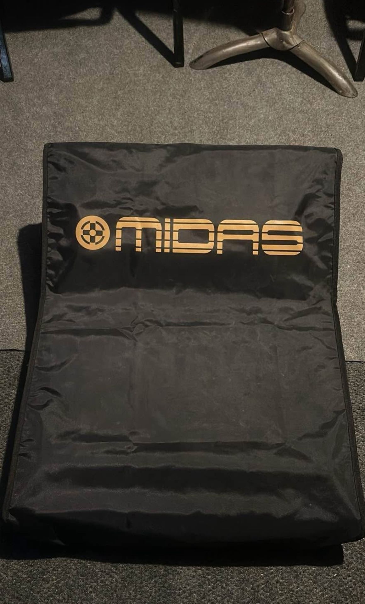 Midas M32R Live Mixer In Pristine Condition 
