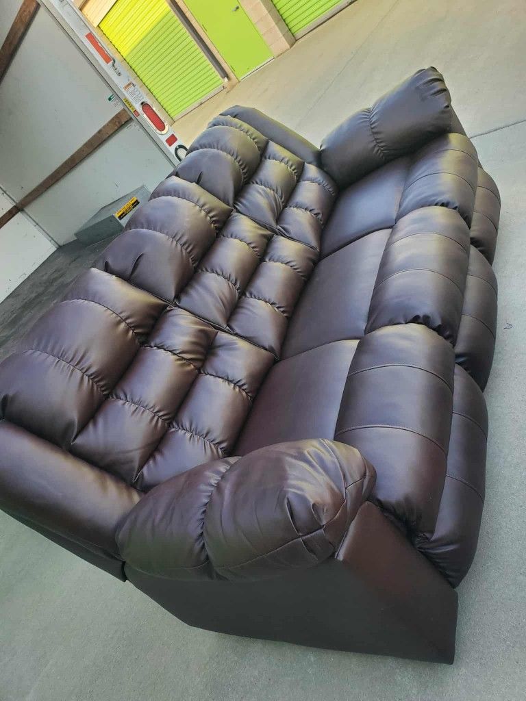 Sofa sectional 3- piece. 