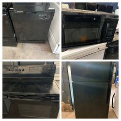 Black Kitchen Appliance Set 