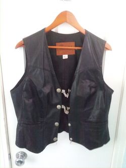 Genuine leather vest with extensions