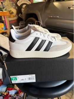 Adidas Barreda women’s size 7.5