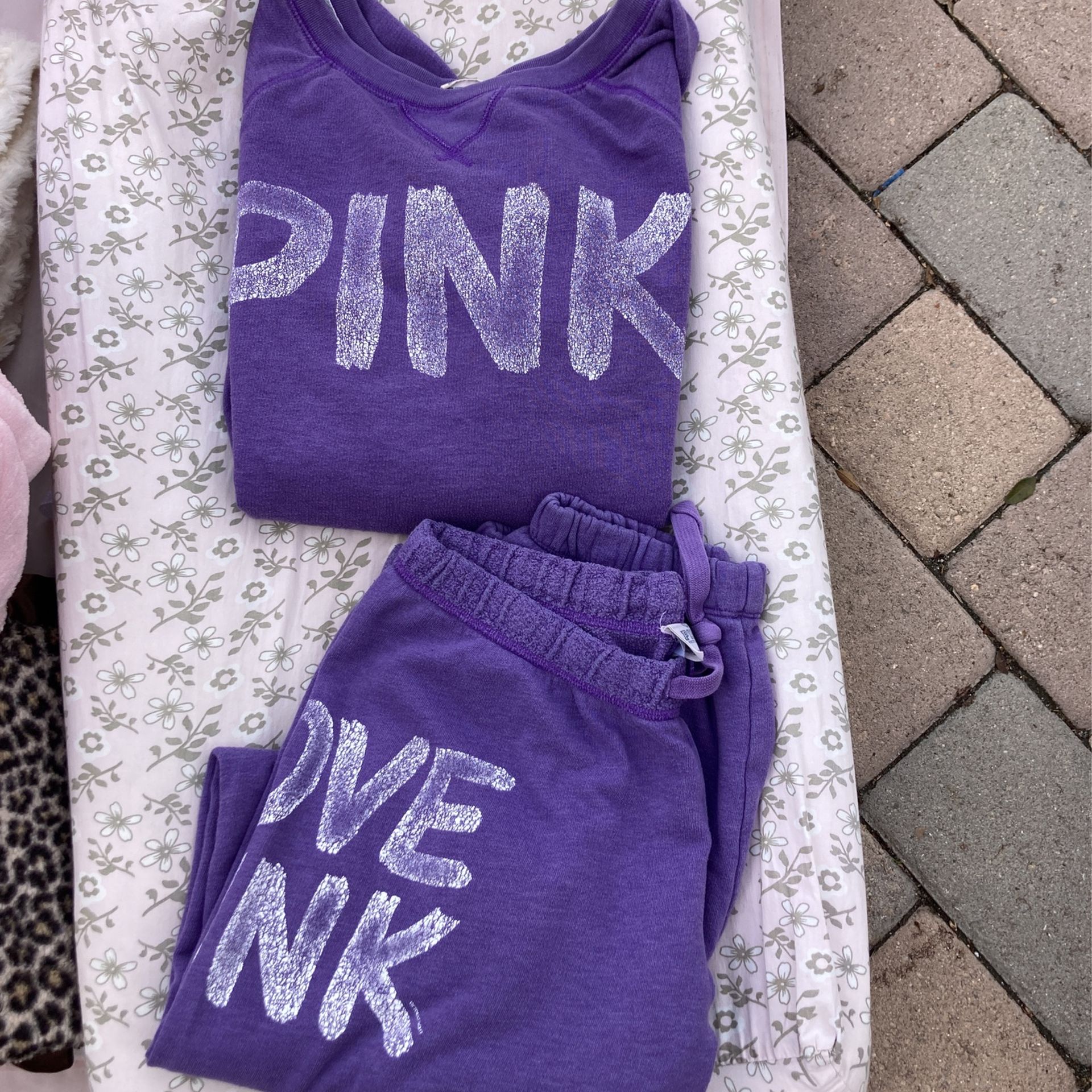 Victoria’s Secret Purple Sweatshirt And Sweat Pants Size Small