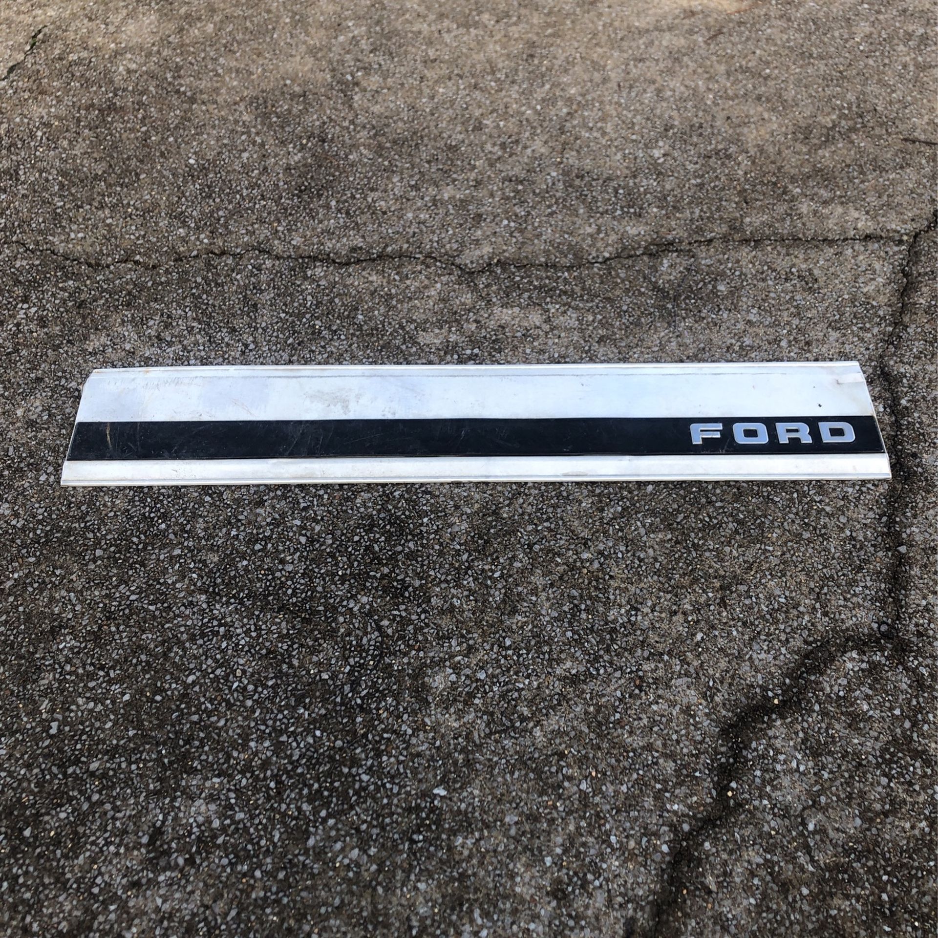 Ford F-150 Tail Gate Emblem