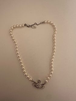 Vivian westwood pearl necklace