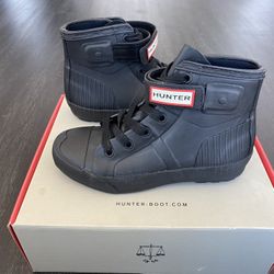 HUNTER Black Rubber High-Top Sneakers/Rainboots