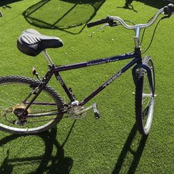 Trek 830 Mountain Bike 26”