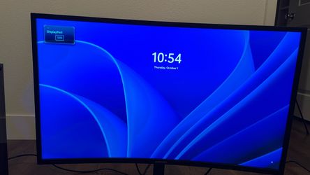 Samsung 32-inch curved gaming monitor