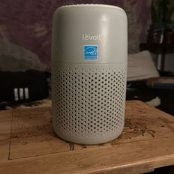 Lēvoit Mini Core Air Purifier