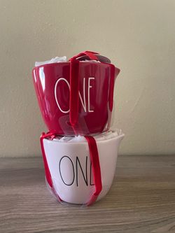 Rae Dunn Measuring Cups Set