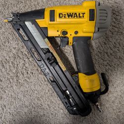 DeWalt 15GA Angled Nail Gun