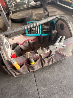 Tool box with tools 🛠️