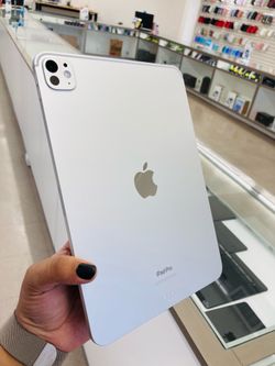 iPad Pro M4 11inch 256gb WiFi and cellular