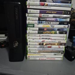 Xbox 360 w/kinect And 21 Games
