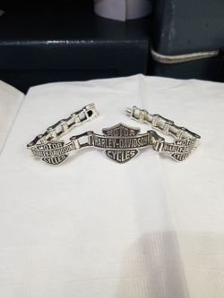925 STERLING SILVER BRACELET.