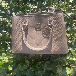 Stylish Micheal Kris Tote Perfect For For Everyday Use Or Work