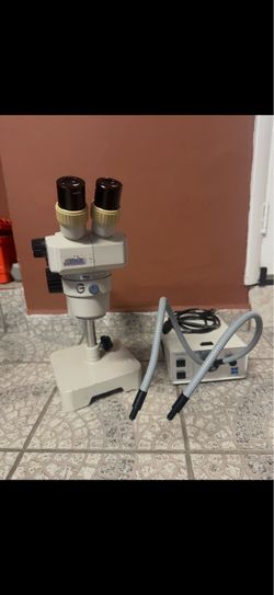 Nikon Stereo Microscope with Fiber Optic Illuminator
