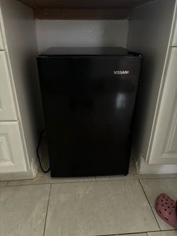 Mini fridge