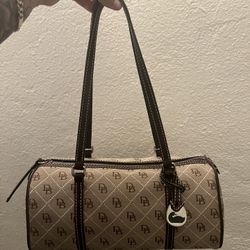 dooney and bourke barrel bag 