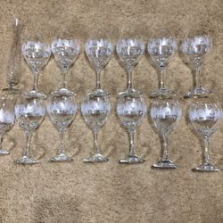 Vintage lLibbey Arby’s Wine Glasses Winter Scene Gold Rim Beautiful