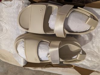 UGG sandals 8W