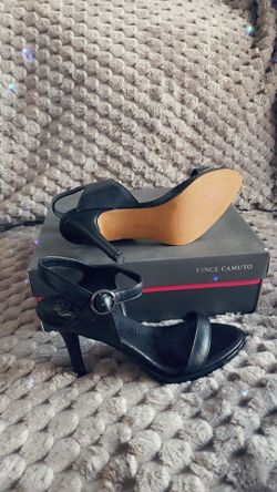 VINCE CAMUTO  Shoes