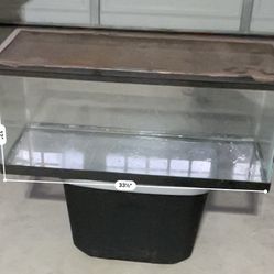 Aquarium/ Fish tank 