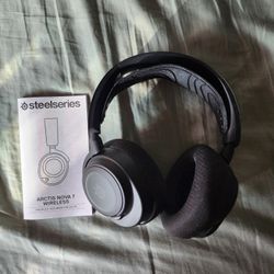 Steel Series Arctic Nova 7