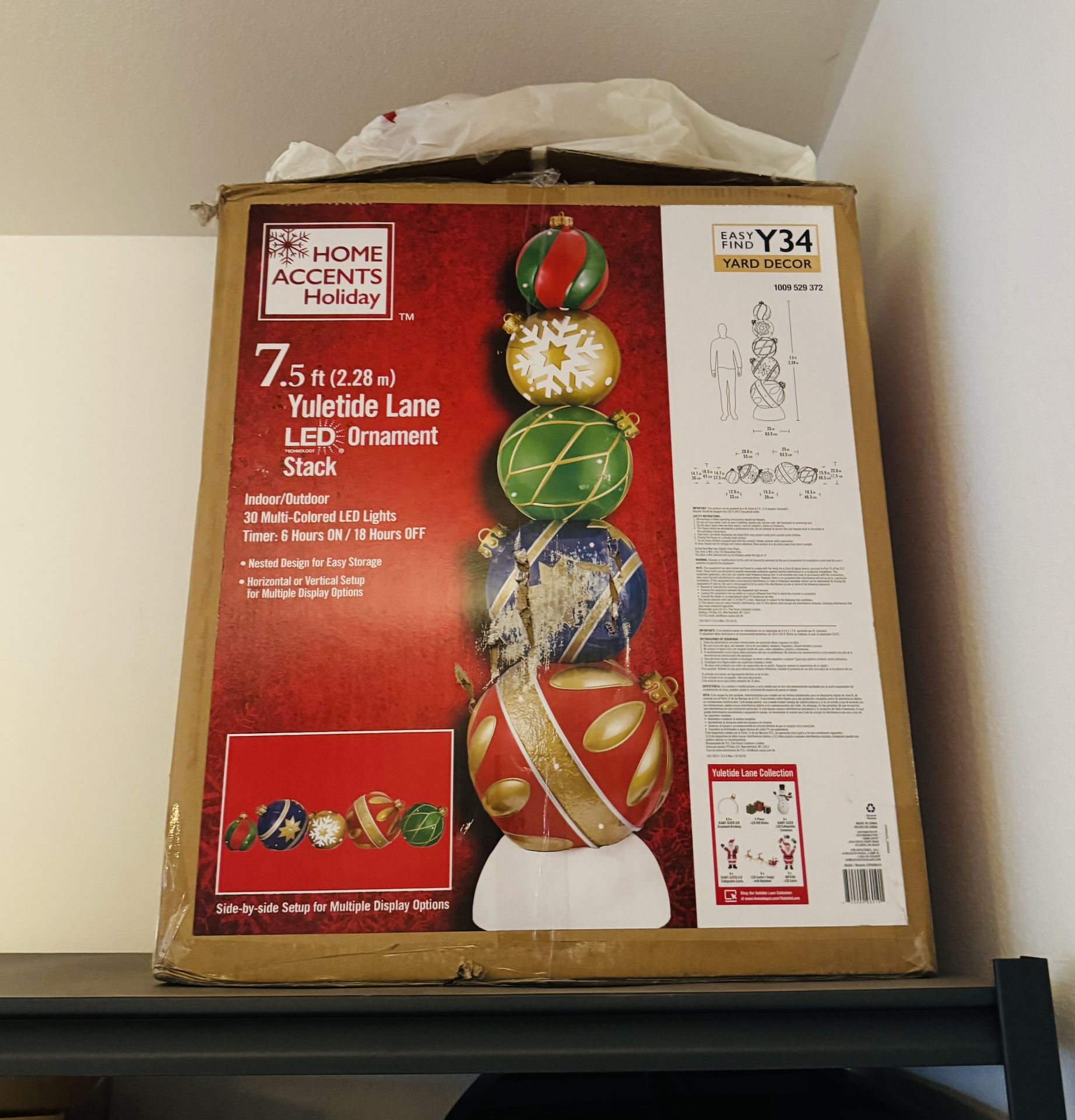 7.5 ft Stacked Ornaments Like New