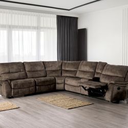 Deal of the Day! New Recliner Sectional Couch! Console, USB and Cup Holders!