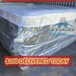 King mattress pillow top and box spring set (2pc - brand new)