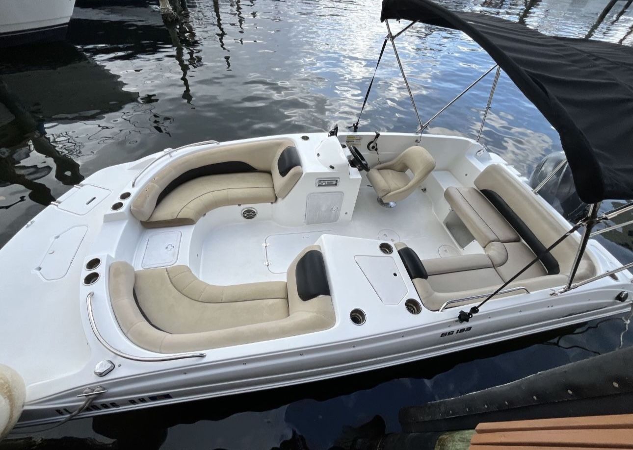 Hurricane Deck Boat
