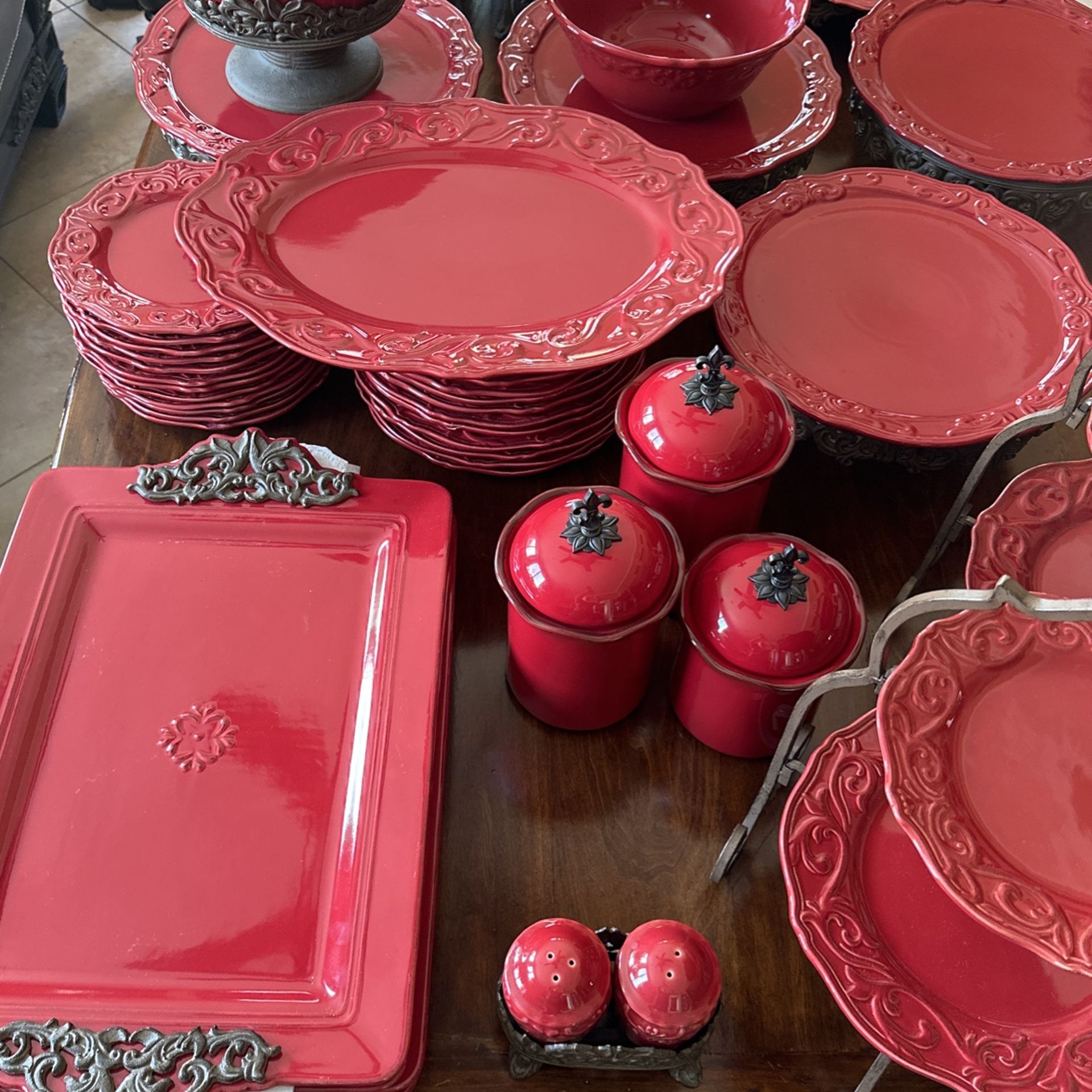 Chris Madden Dinnerware Collection Color Red
