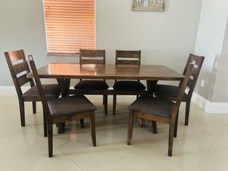 Dining Set  + Stool / Juego De comedor + Banco