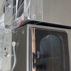 Maytag Washer An Dryer Like Brand New 