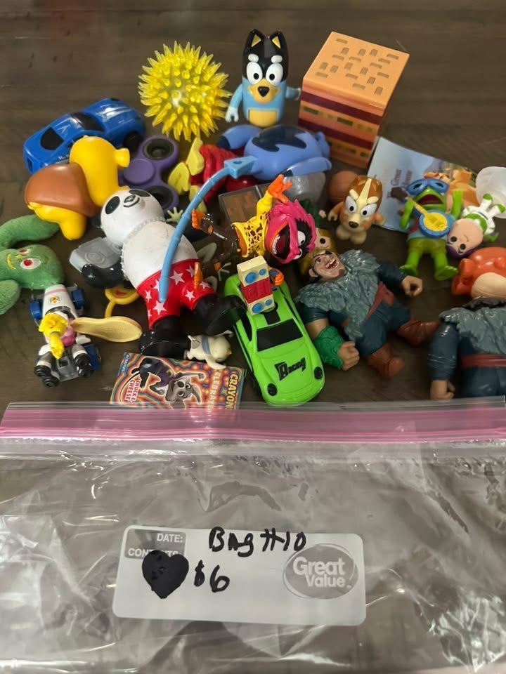 Toy Lot ❤️ $6