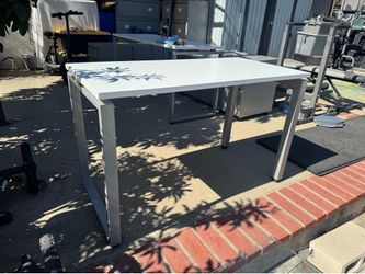 S Table Desk