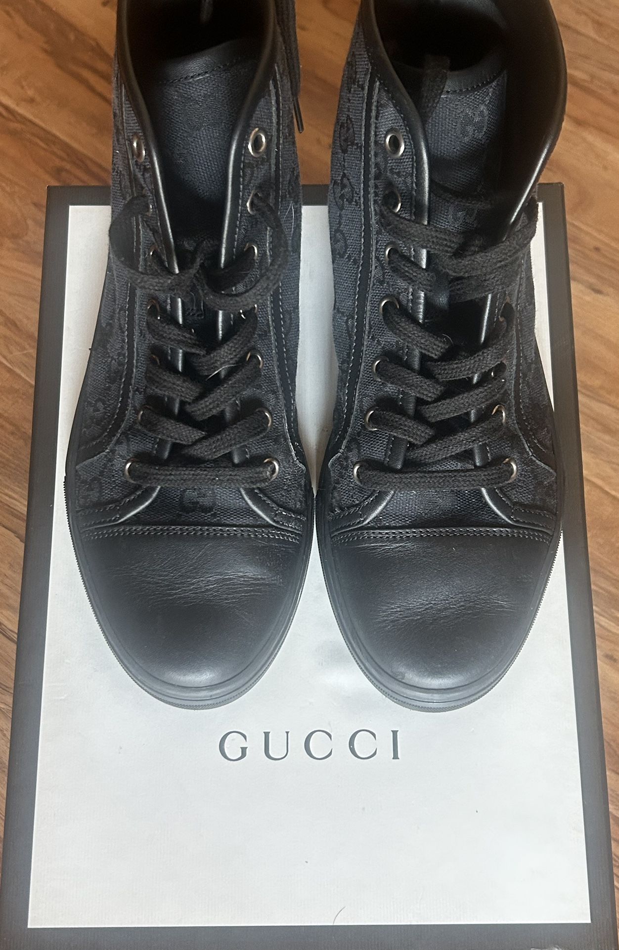 Women’s Size 7.5 Gucci Shoes