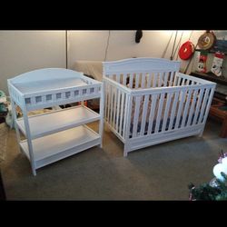 Crib And Baby Changer 