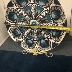 Beautiful platter with stand (ceramic)