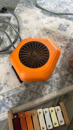 Dog house heater
