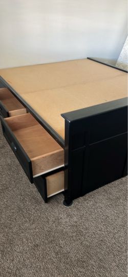 Queen platform bed