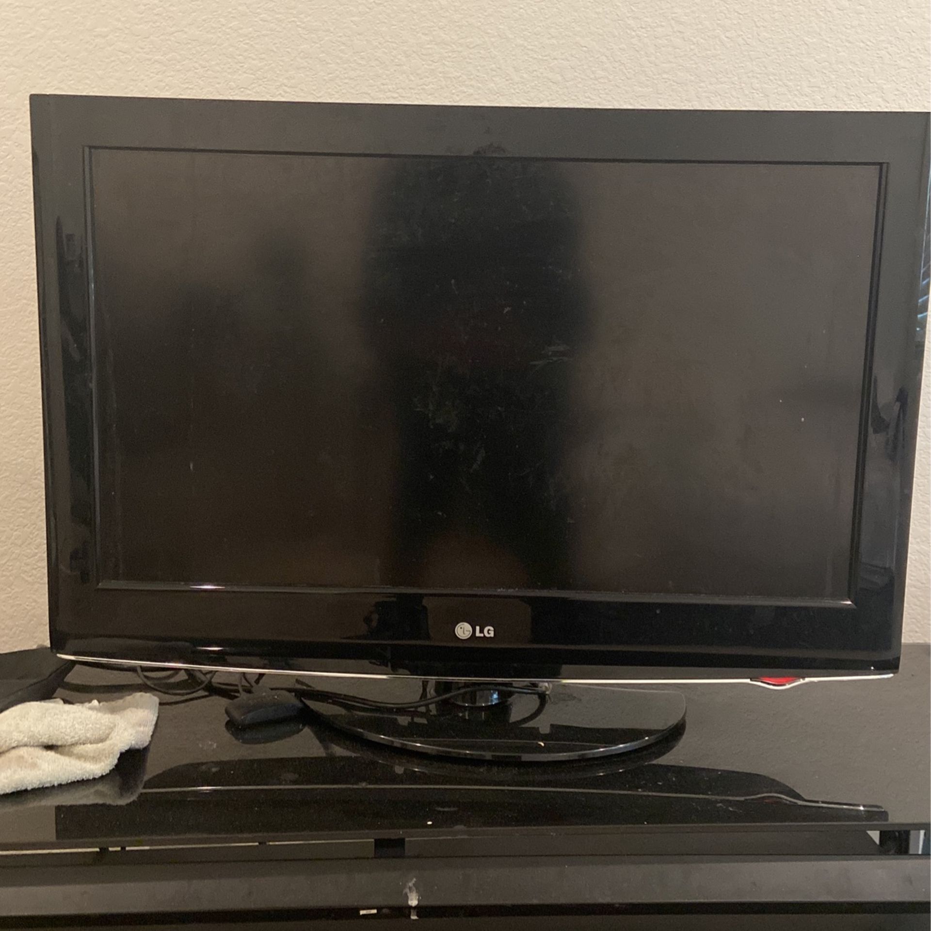 LG 32in Flat Screen TV