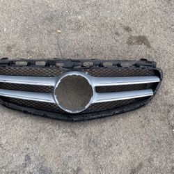 2014 - 2016 Mercedes Benz W212 E-Class Front Bumper Grille Oem E550 E350