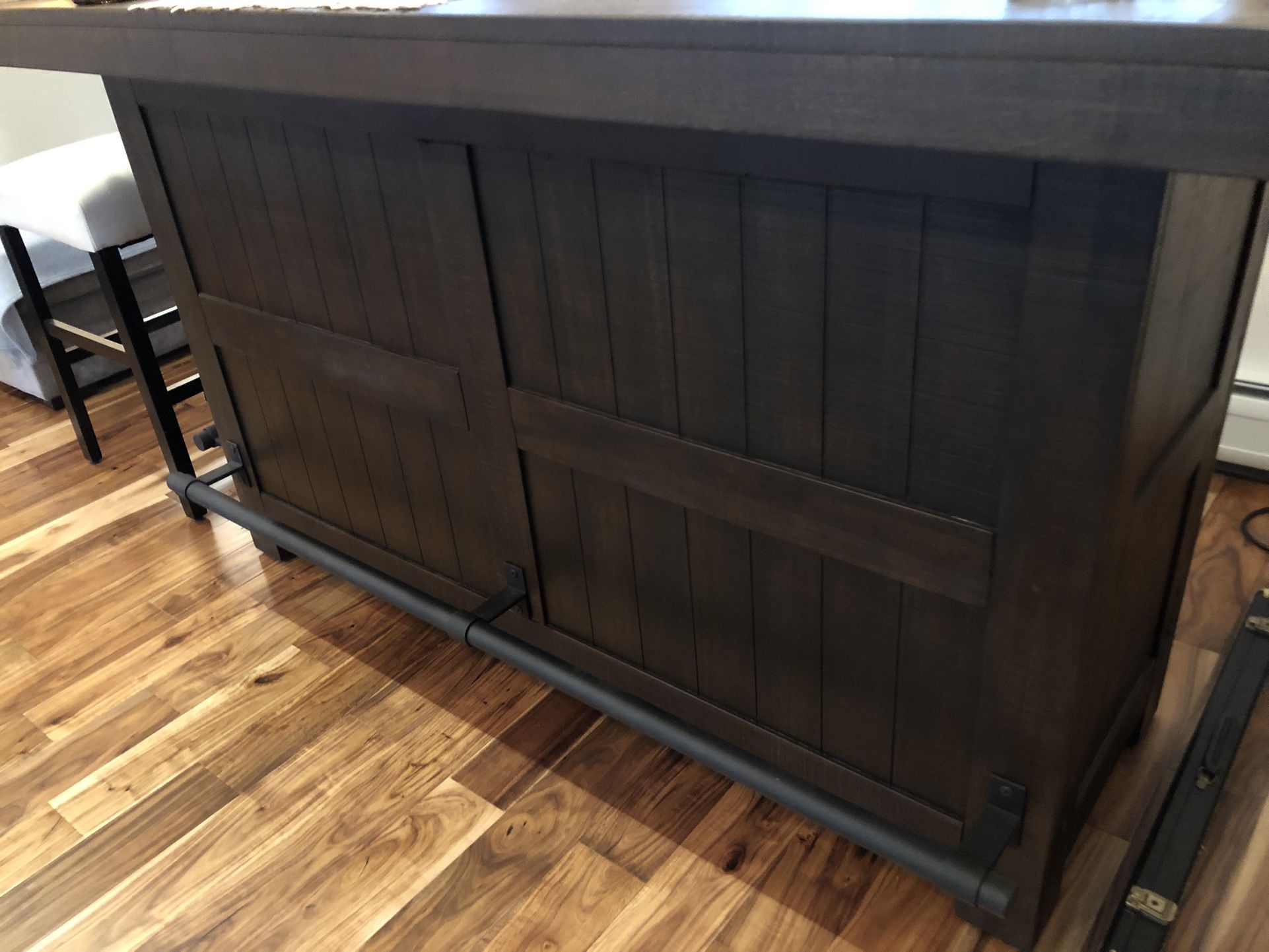 Bar And 4 Seats