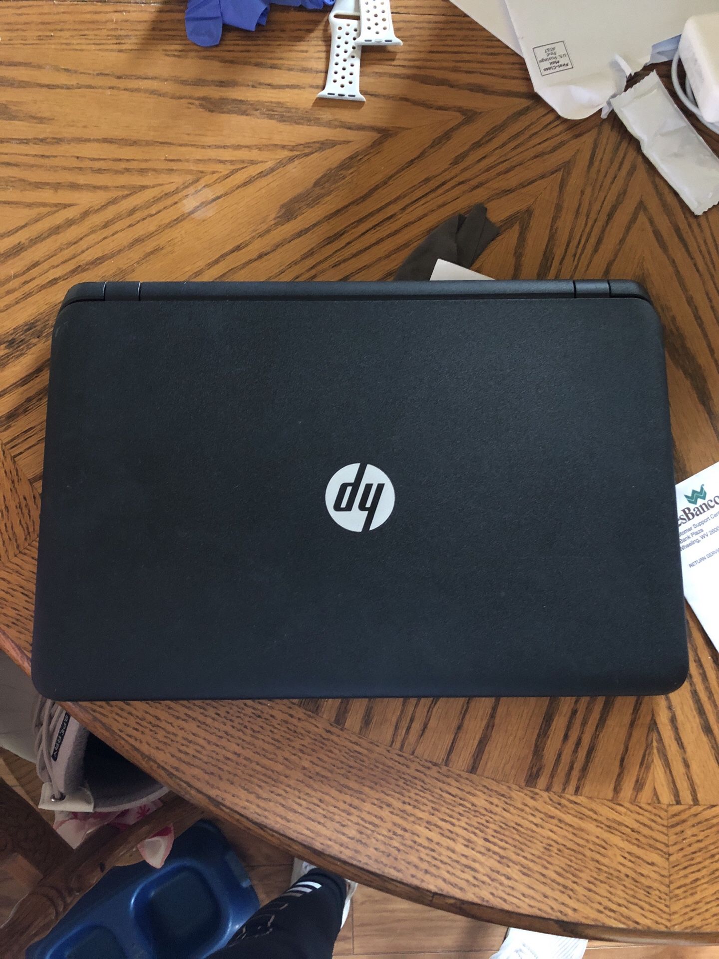 HP pavilion, touch screen & comes with charger