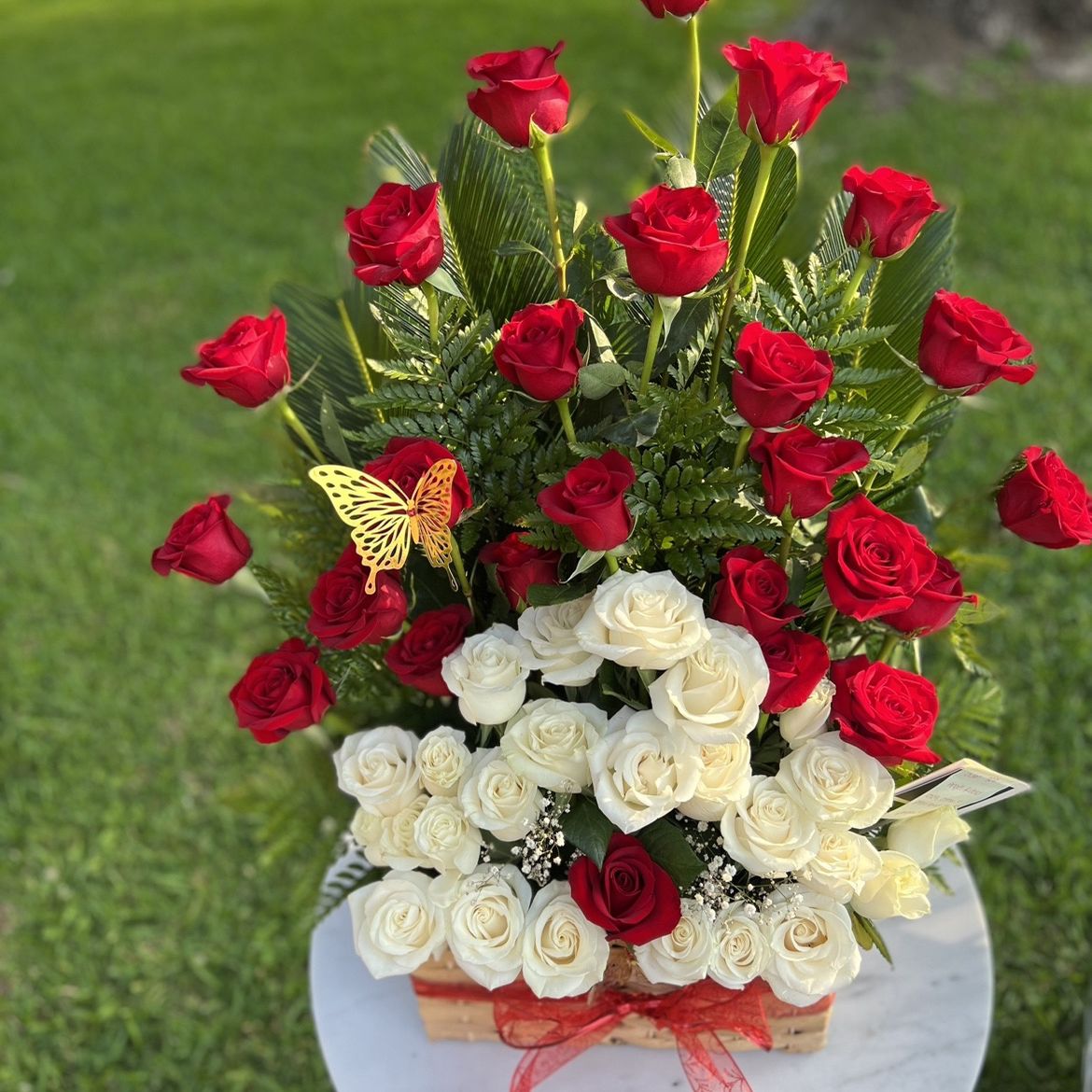 Bridal Bouquet Crown Of Thorns for Sale in Sienna Plant, TX - OfferUp