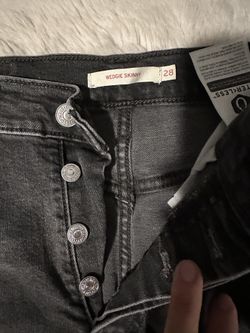 Levis Size 28