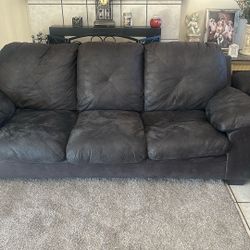 Ashley Sofá And Love Seat Brown”