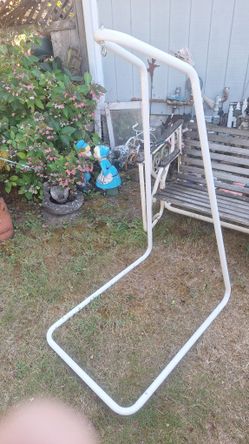 5' --SMALL HANGING CHAIR STAND BABY JUMPER  OR???  $15 BUCKS 
